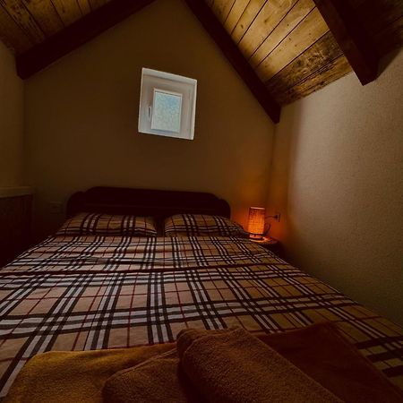Vikendica,Bungalovi Lipska Pecina 采蒂涅 外观 照片