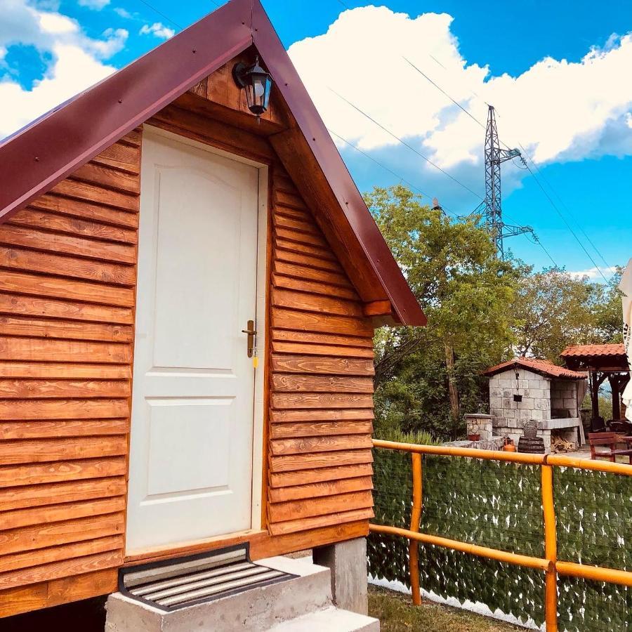 Vikendica,Bungalovi Lipska Pecina 采蒂涅 外观 照片
