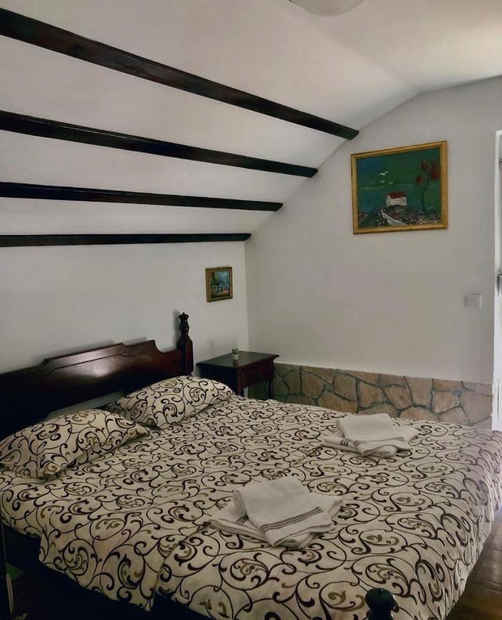 Vikendica,Bungalovi Lipska Pecina 采蒂涅 外观 照片