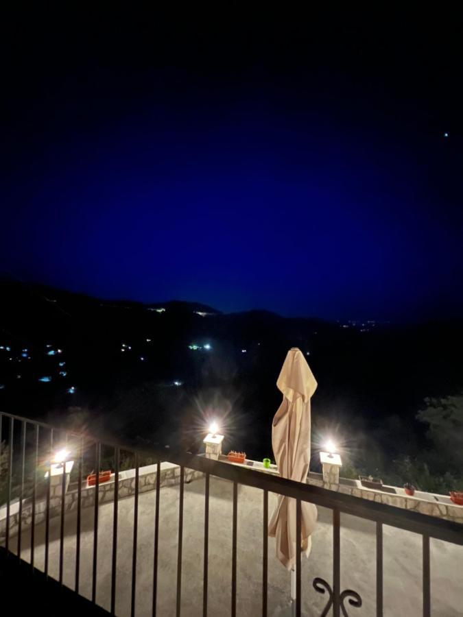 Vikendica,Bungalovi Lipska Pecina 采蒂涅 外观 照片