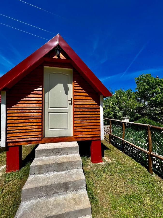 Vikendica,Bungalovi Lipska Pecina 采蒂涅 外观 照片