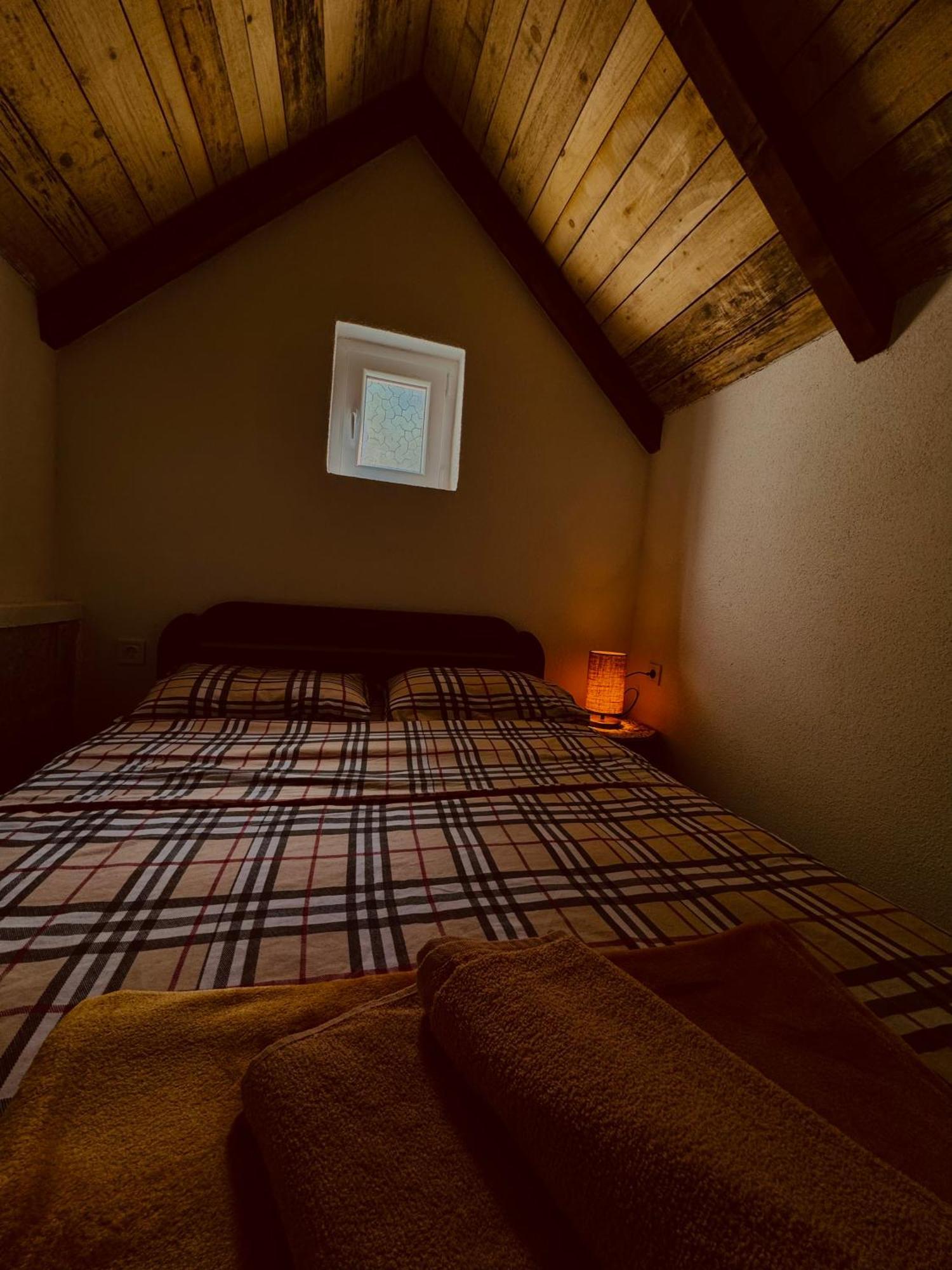 Vikendica,Bungalovi Lipska Pecina 采蒂涅 外观 照片